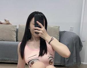 微密圈 - 铁锤姐姐的原图，姿势比我还会玩转，更新后果然出乎预料！