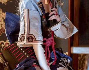看阿包也是兔娘如何玩转全套“明日方舟-史尔特尔”的图片，无疑有特色