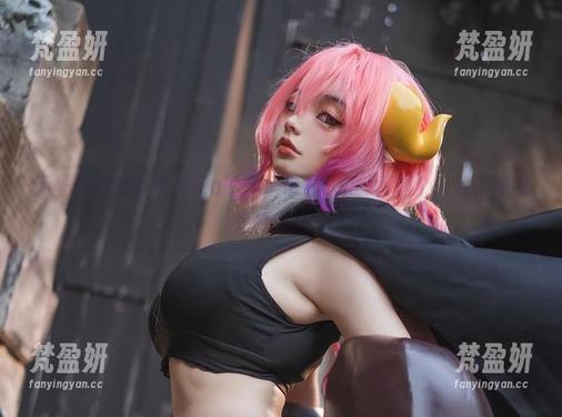 无圣光的阿寨寨ninja呀，吊带袜1.0，真是个让我眼睛发光的存在。-梵盈妍