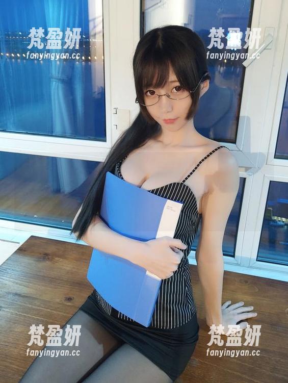 魔物喵nigisa的少女贩卖机，图片中的清新与俏皮，精选就是要这种不落俗套的感觉。