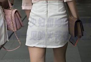 魔镜街拍全集：少妇和她的红色包臀短裙，难得一见的火花在闪烁。