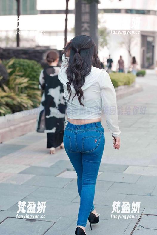 姐妹排排站：魔镜街拍听说美图能给你好运哦！-梵盈妍